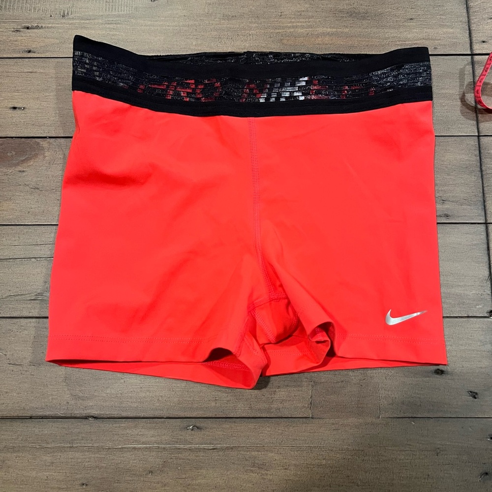 Nike Pro Dri Fit activewear shorts stretchy size M red black